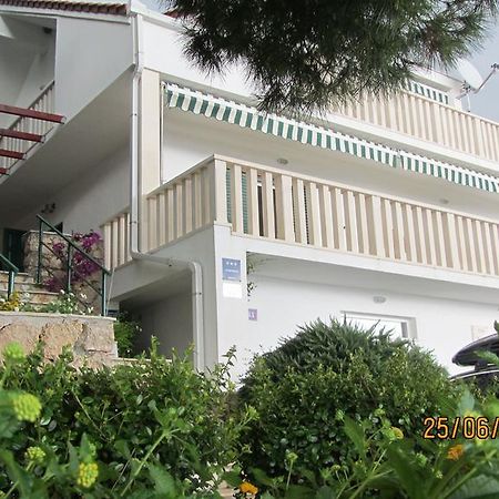 Apartments Vila Oksana Mimice Extérieur photo