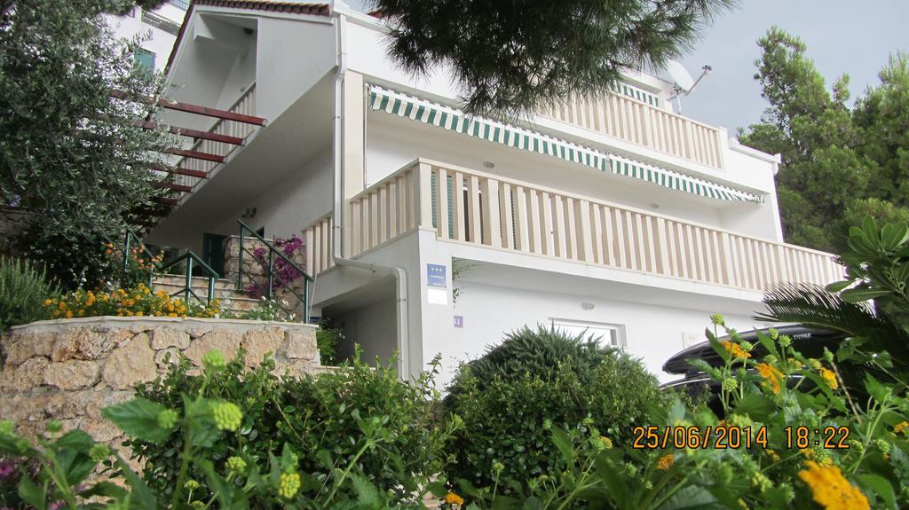 Apartments Vila Oksana Mimice Extérieur photo
