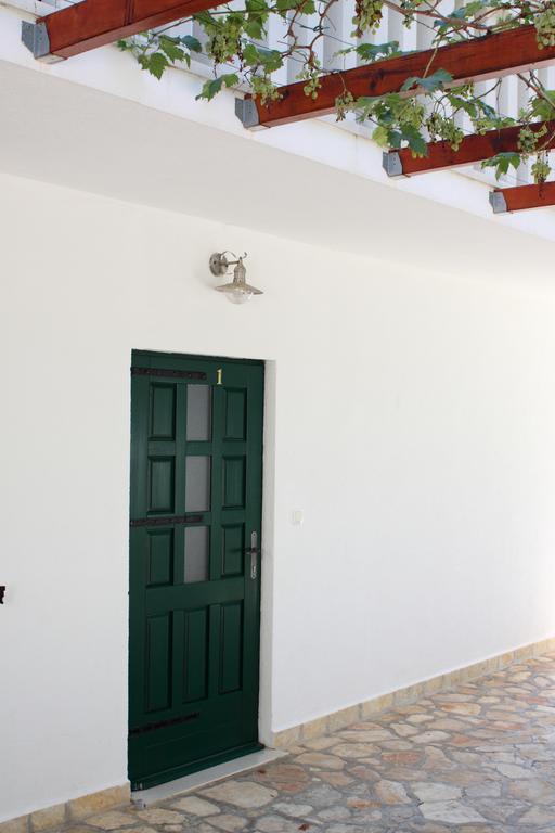 Apartments Vila Oksana Mimice Chambre photo