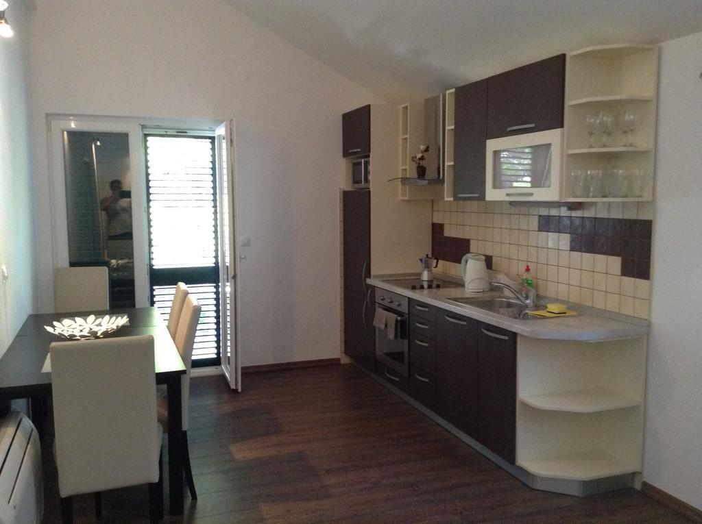 Apartments Vila Oksana Mimice Extérieur photo